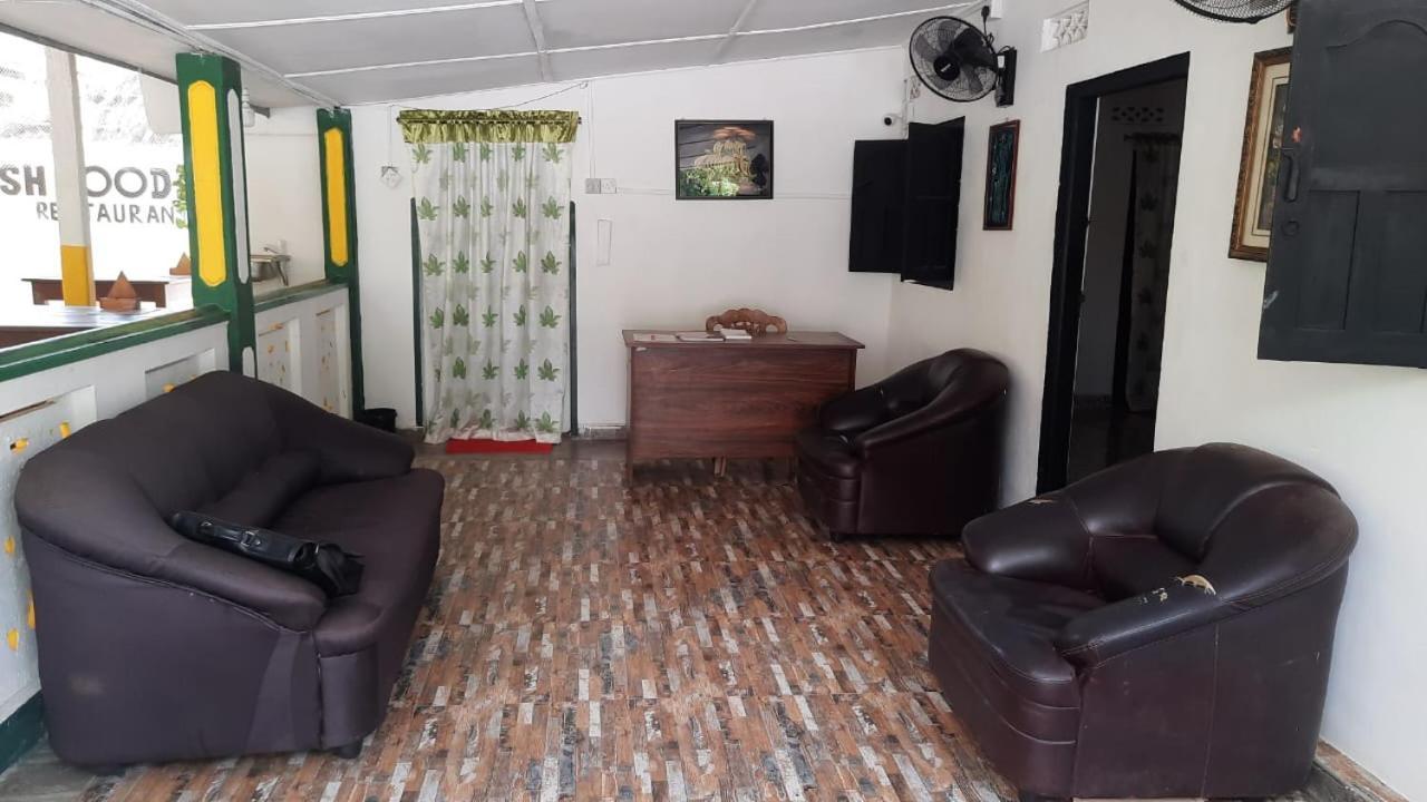 Kanthi Guest Inn Trincomalee Exterior foto