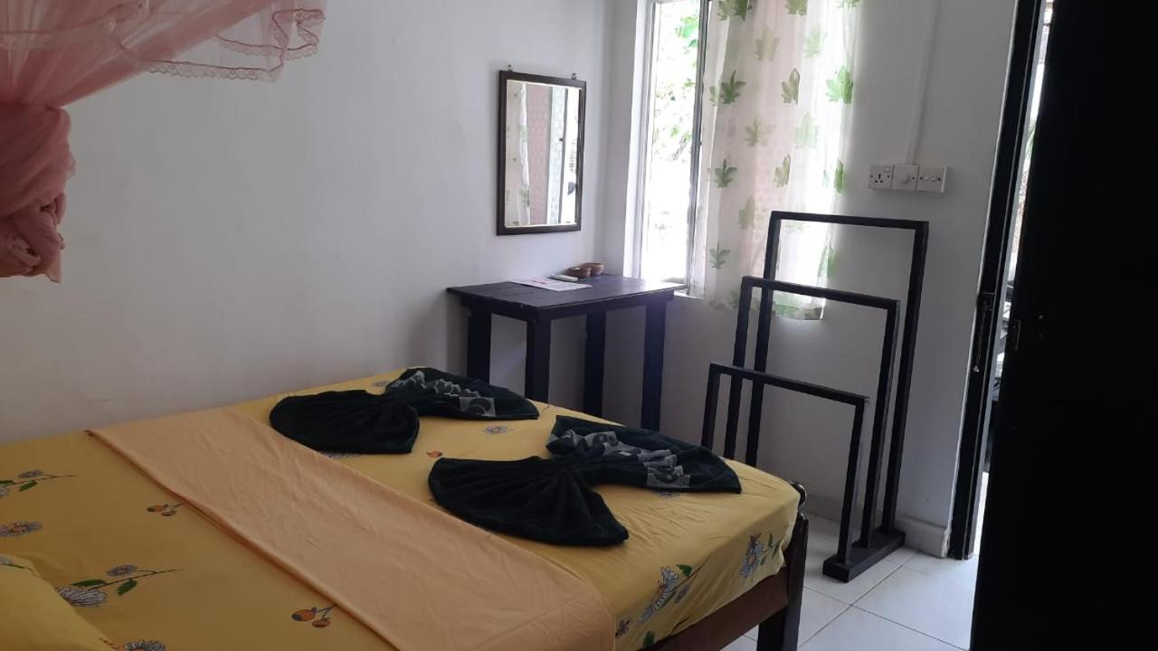 Kanthi Guest Inn Trincomalee Exterior foto